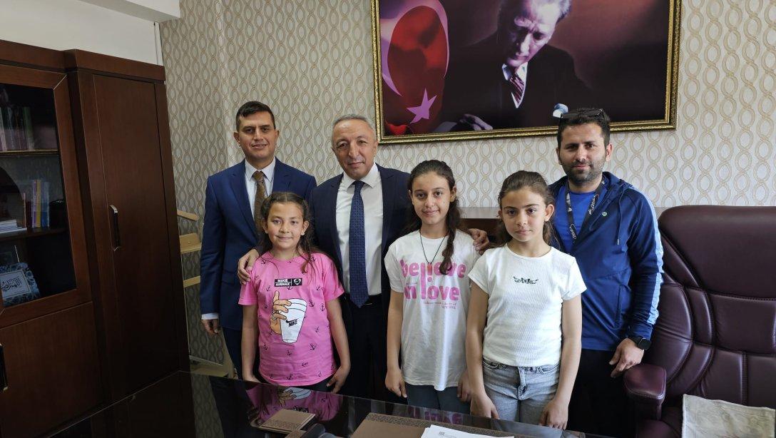  Kızılca Atatürk Ortaokulu Floor Curling Küçük Kızlar Takımının Müdürlüğümüzü Ziyereti